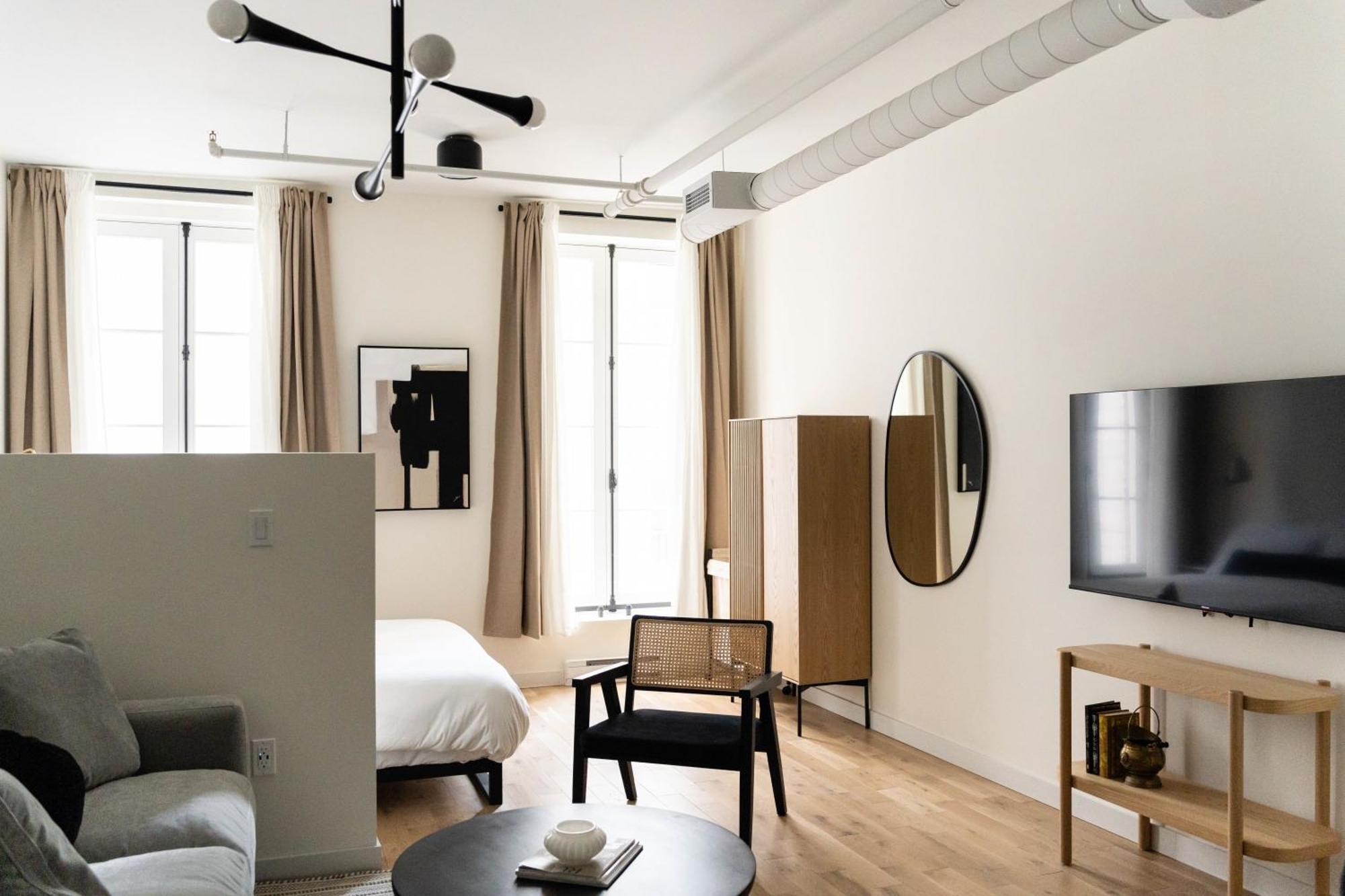 Maison Place Jacques-Cartier By Luxury In Transit Montreal Bagian luar foto