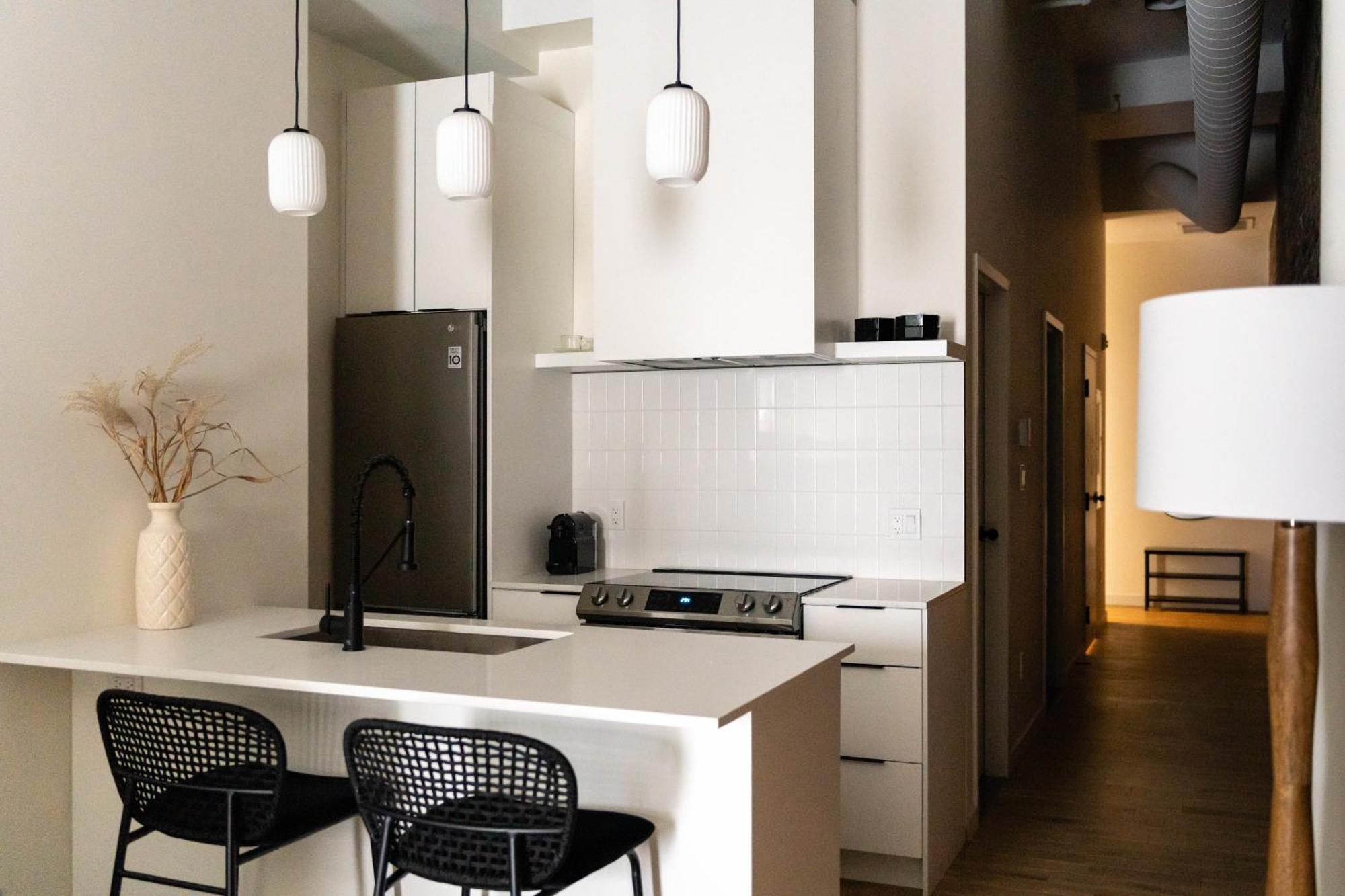 Maison Place Jacques-Cartier By Luxury In Transit Montreal Bagian luar foto