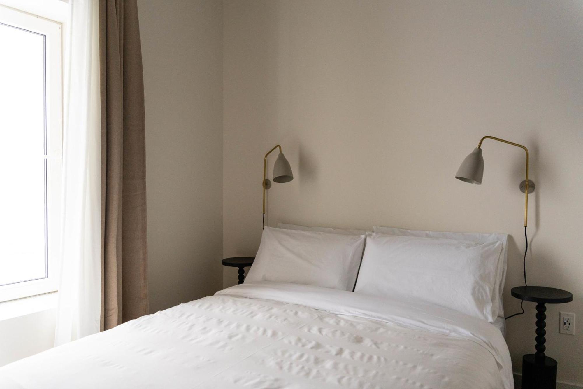 Maison Place Jacques-Cartier By Luxury In Transit Montreal Bagian luar foto